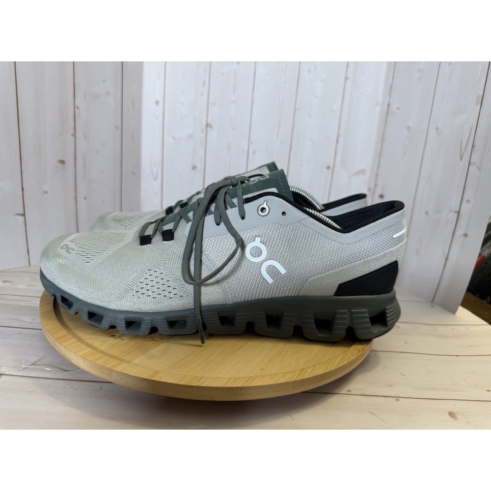 On Running Cloud X Mens 10.5 Grey Black Running Shoes Sneakers Training OC
